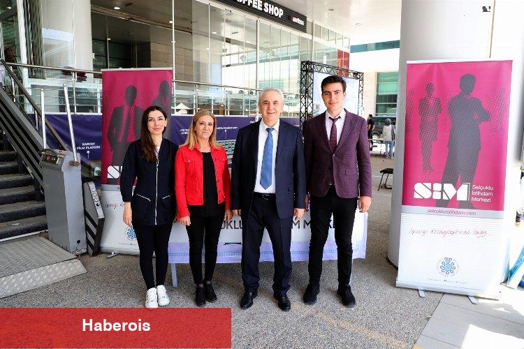 Selçuklu Belediyesi, “SİM” ile Kariyer Fuarı’na katıldı