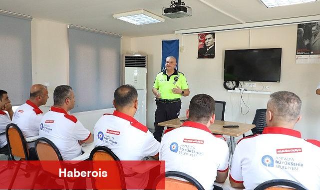 Antalya Büyükşehir'den toplu taşıma sürücülerine trafik eğitimi - Haberois Antalya Büyükşehir'den toplu taşıma sürücülerine trafik eğitimi