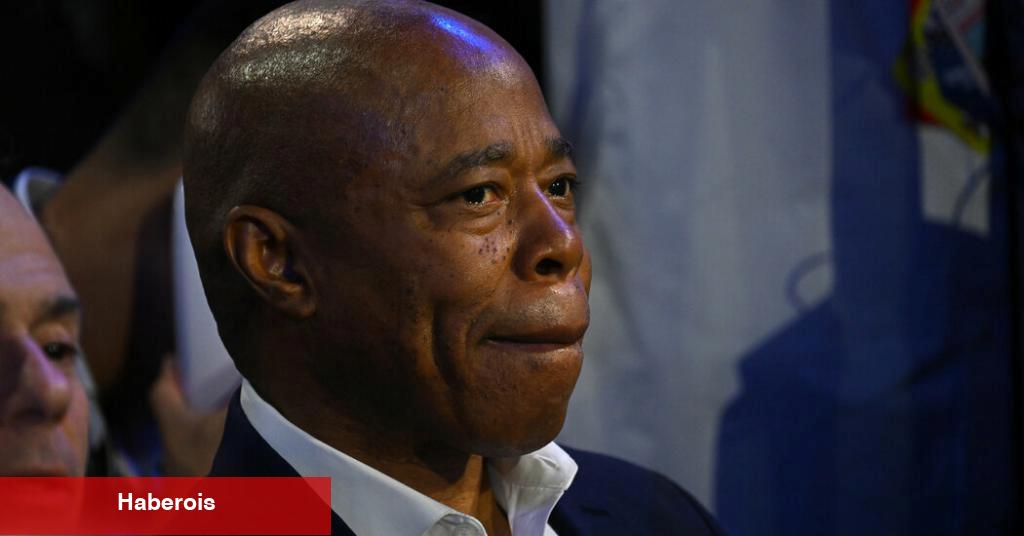 Bir Zamanlar Ulusal Yıldız Olan Eric Adams, Demokrat Parti Kongresinde Kenara Çekildi