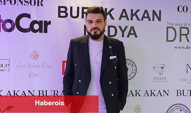 Burak Akan'dan yaza veda partisi - Haberois Burak Akan'dan yaza veda partisi