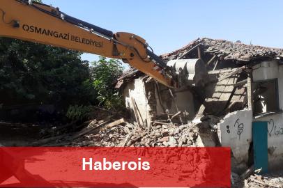 Bursa Osmangazi'de 'metruk' temizliğe devam