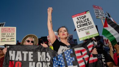 Demokrat Parti Kongresi'nin Açılış Gününde Chicago'da Protestocular Toplandı