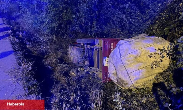 Düzce'de kağıt toplama aracı kaza yaptı 2 yaralı