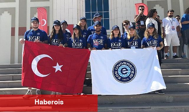 Egeli gençler Büyük Taarruz'un 102'nci yılını zaferin yaşandığı topraklarda kutladı - Haberois Egeli gençler Büyük Taarruz'un 102'nci yılını zaferin yaşandığı topraklarda kutladı