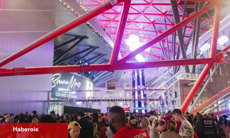 Intuit Dome: Sanatın Sosisli Sandviçler, Bira ve Meşgul Hayranlarla Yarıştığı Yer - Haberois Intuit Dome: Sanatın Sosisli Sandviçler, Bira ve Meşgul Hayranlarla Yarıştığı Yer
