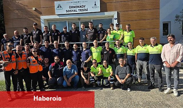 İzmir Büyükşehir'in Sosyal Tesisleri yangın mağdurları ile şehir dışından gelen itfaiyecileri ağırlıyor - Haberois İzmir Büyükşehir'in Sosyal Tesisleri yangın mağdurları ile şehir dışından gelen itfaiyecileri ağırlıyor