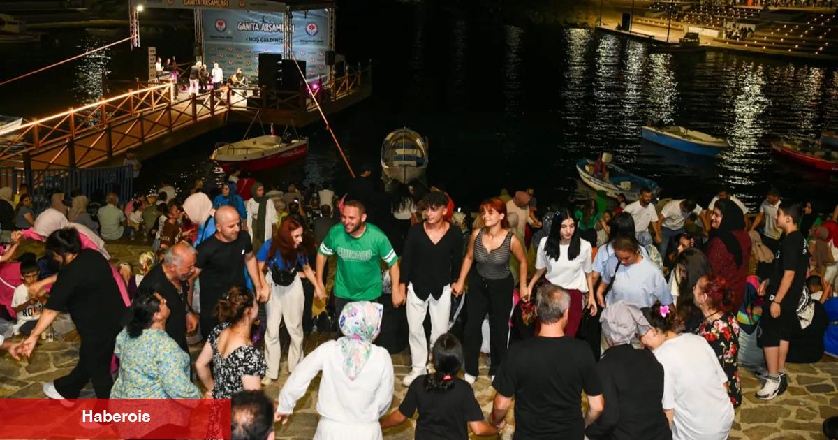Karadeniz türküleri coşturdu
