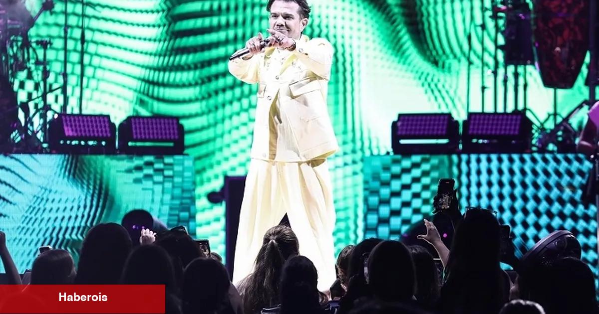 Kenan Doğulu, Çeşme performansıyla hayran bıraktı