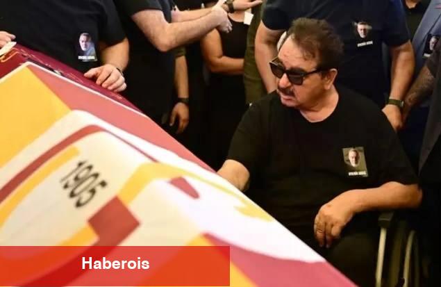 Şafak Sezer öfkeden mecnuna döndü! Aydemir Akbaş'ın cenazesinde kaos çıktı