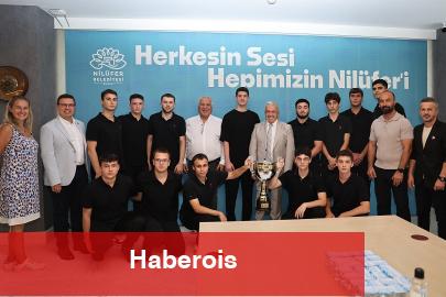 Şampiyonluk sevincini Başkan Özdemir’le paylaştılar