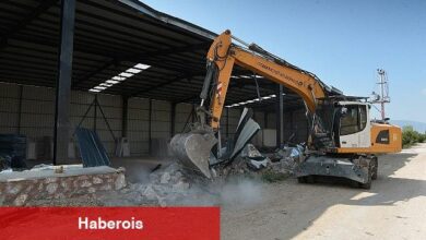 Tarım arazisine inşa edilen kaçak depo yıkıldı