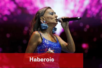 Yıldız Tilbe hayranlarıyla açık havada buluştu
