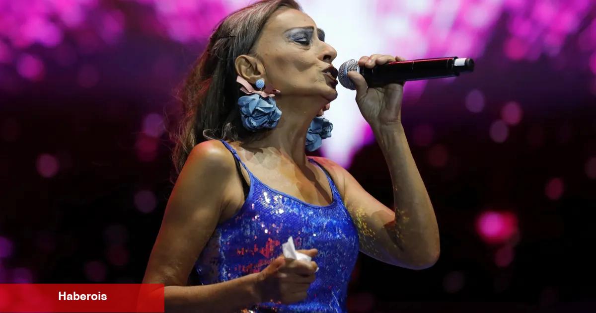 Yıldız Tilbe hayranlarıyla açık havada buluştu