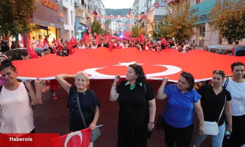 30 Ağustos Zafer Bayramı Gemlik'te coşkuyla kutlandı! - Haberois 30 Ağustos Zafer Bayramı Gemlik'te coşkuyla kutlandı!