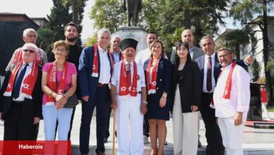 Atatürk’ün Cumhurbaşkanı olarak Bursa’ya gelişinin 100. yılı anısına çelenk sunumu yapıldı