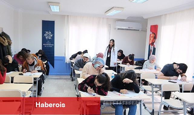 Aydın Büyükşehir Belediyesi gençlerin eğitimine destek oluyor Çerçi oğlu öncü oldu, gençler üniversiteli oldu. - Haberois Aydın Büyükşehir Belediyesi gençlerin eğitimine destek oluyor Çerçi oğlu öncü oldu, gençler üniversiteli oldu.
