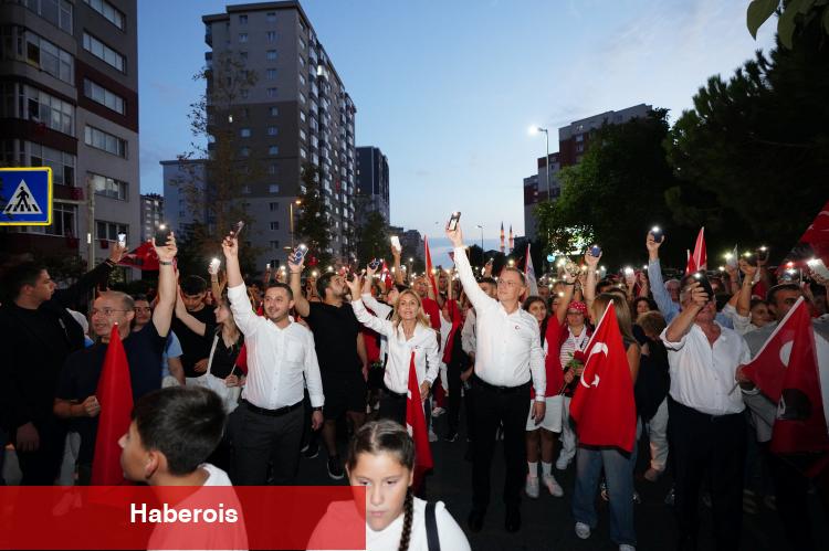 Beylikdüzü’nde 30 Ağustos coşkusu Zeynep Bastık’la yaşandı