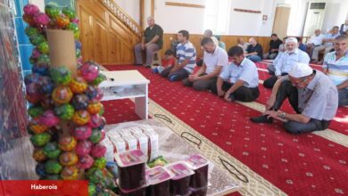 Bu mescide giden çocukların yüzü gülüyor! Cami imamı çocukların gönlünü bu türlü kazandı
