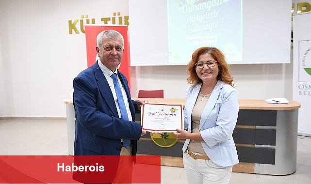 Diksiyon Atölyesi'ni tamamlayan kursiyerler sertifikalarını aldı - Haberois Diksiyon Atölyesi'ni tamamlayan kursiyerler sertifikalarını aldı