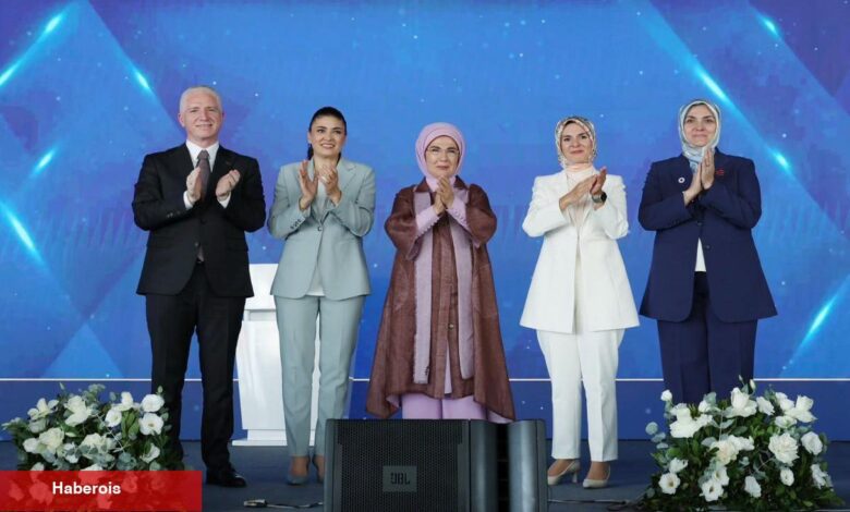 Emine Erdoğan'dan mana dolu paylaşım! "Dünya için umut vaat eden bir proje" - Haberois Emine Erdoğan'dan mana dolu paylaşım! "Dünya için umut vaat eden bir proje"