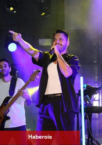 Emircan İğrek konsere megafonla çıkıp müzik söyledi! Açıklama sonrası sahneyi terk etti