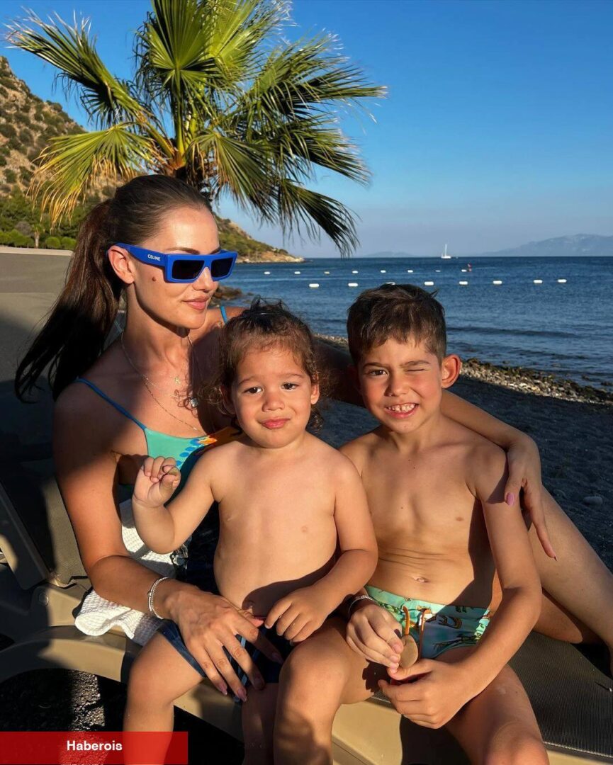 Fahriye Evcen oğullarıyla birlikte kamera karşısına geçti! "Kim der ki 2 çocuk annesi"