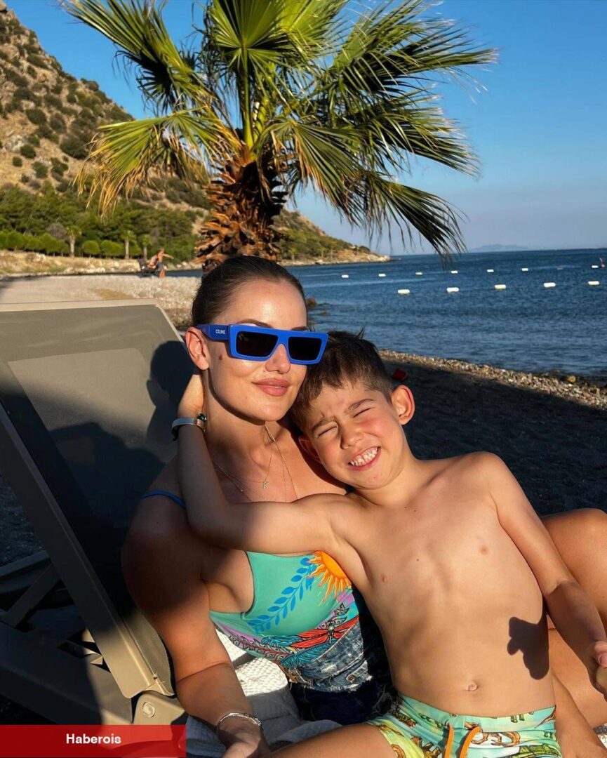 Fahriye Evcen oğullarıyla birlikte kamera karşısına geçti! "Kim der ki 2 çocuk annesi"