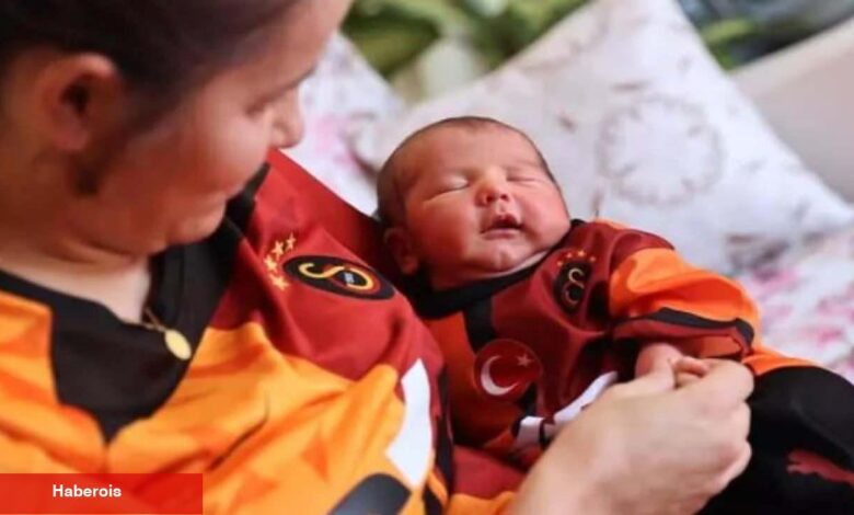 Fanatik Galatasaraylı çiftin çocuklarına koyduğu isim 'yok artık' dedirtti! - Haberois Fanatik Galatasaraylı çiftin çocuklarına koyduğu isim 'yok artık' dedirtti!