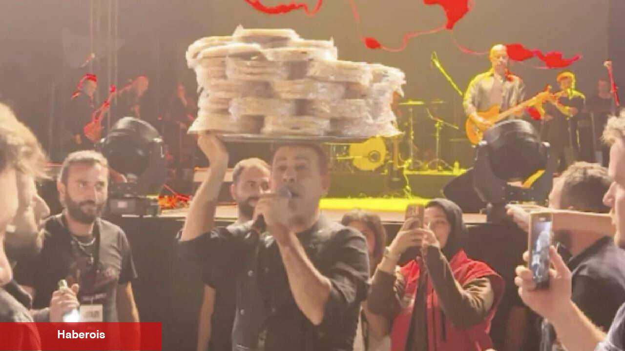 Haluk Levent konserinde dikkat çeken anlar! Sahneden apar topar inerek...