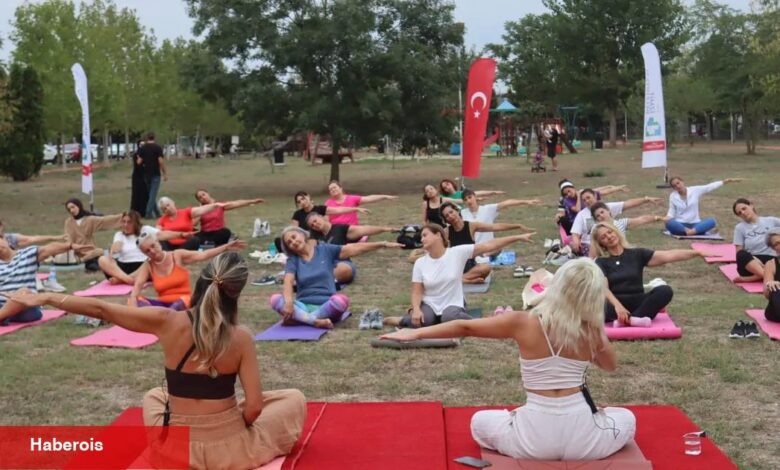 İzmitliler yoga ile 'Nefes Al'dı - Haberois İzmitliler yoga ile 'Nefes Al'dı