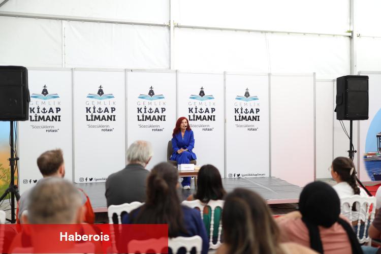 Kitapseverler Gemlik Kitap Limanı’na akın etti