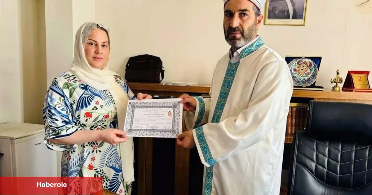 Kur'an-ı Kerim'den etkilenen Belçikalı bayan Müslüman oldu