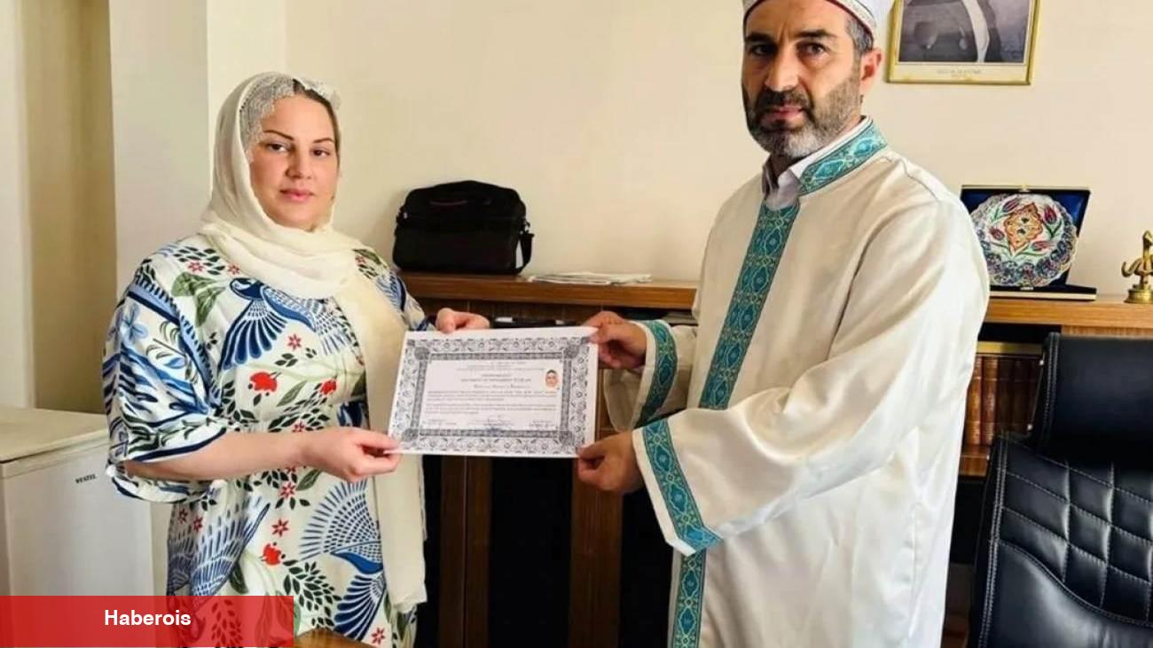 Kur'an-ı Kerim'den etkilenen Belçikalı bayan Müslüman oldu