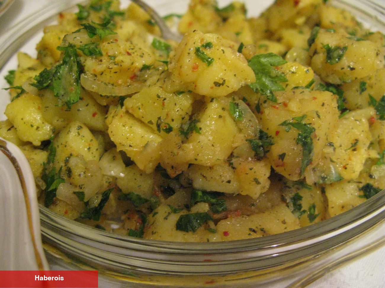 Meğerse patates salatasının en lezzetli haliymiş! Yedikçe yediren bavyera yolu patates salatası