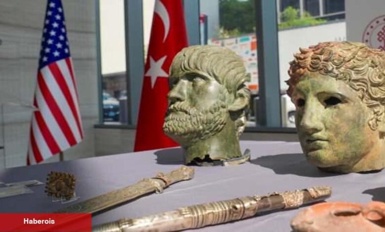 New York'ta özel merasimle 14 eser teslim alındı! 40 yıl araştırma yapıldı - Haberois New York'ta özel merasimle 14 eser teslim alındı! 40 yıl araştırma yapıldı