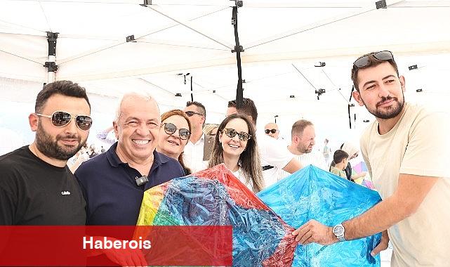 Uçurtmalar "Barış" için uçtu - Haberois Uçurtmalar "Barış" için uçtu