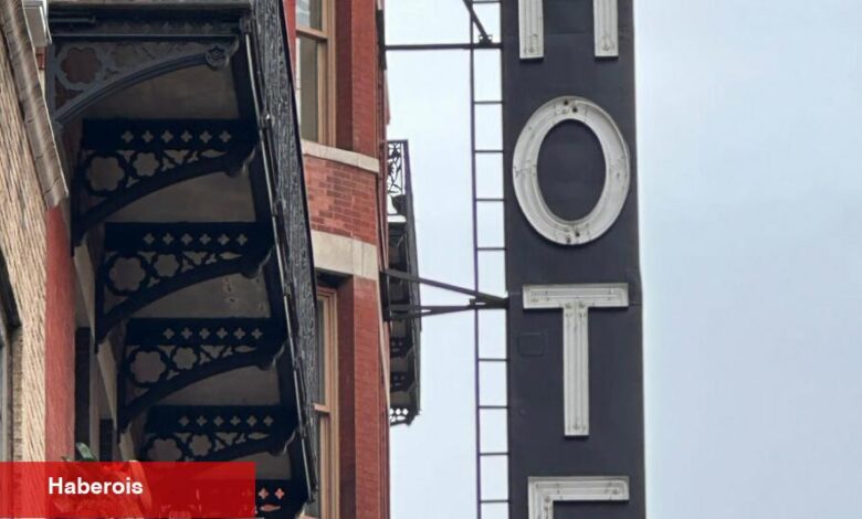 Ünlü Chelsea Oteli Tabelasının Bir Parçasını Satın Alabilirsiniz - Haberois Ünlü Chelsea Oteli Tabelasının Bir Parçasını Satın Alabilirsiniz