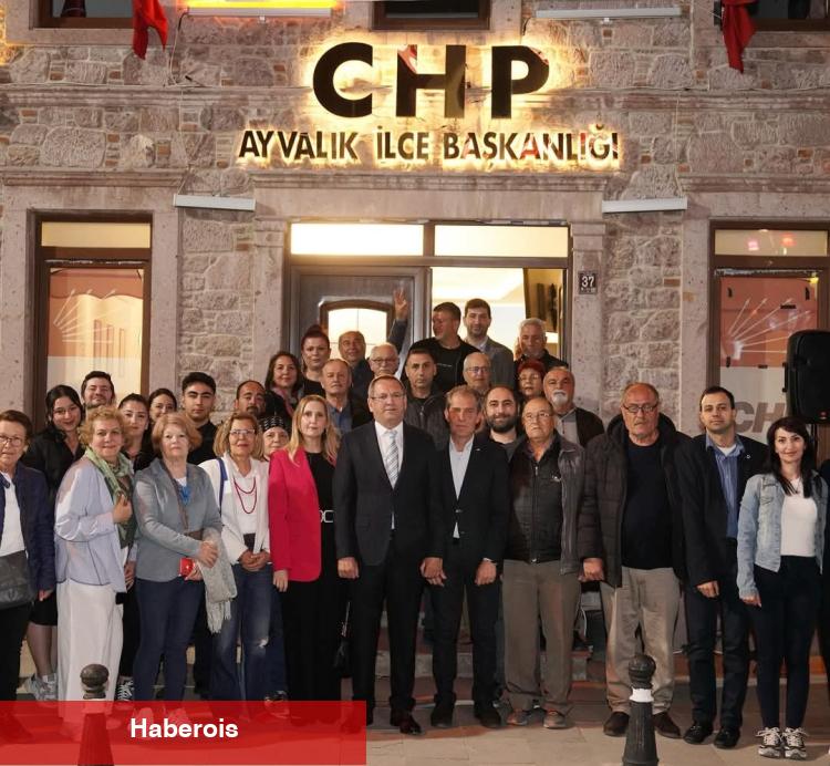 Balıkesir Ayvalık'ta CHP örgütü bayramlaştı