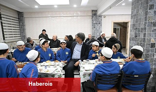 Başkan Kocaman, Kur'an Kursu Öğrencileriyle İftar Yaptı - Haberois Başkan Kocaman, Kur'an Kursu Öğrencileriyle İftar Yaptı