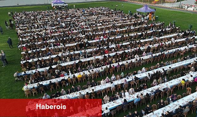 Bayındır Belediyesi Kadir Gecesi'nde İftar Yemeği Düzenledi