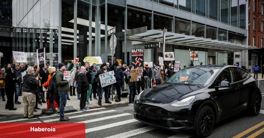 Bu Tesla sahipleri için, statü sembolünden 'Swasticar'a kaba bir yolculuk