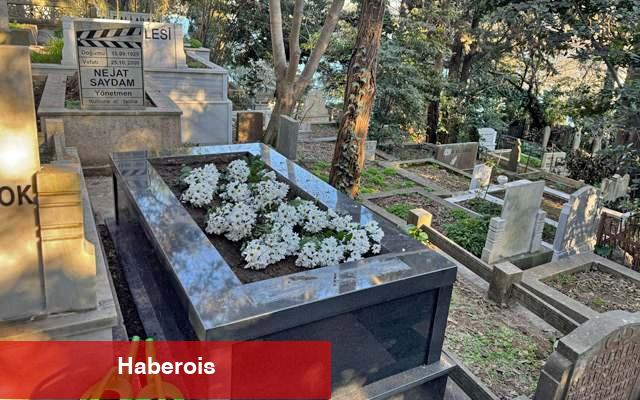 Filiz Akın'ın mezarındaki detay gündem oldu: "Yaşadığı hayat gibi"