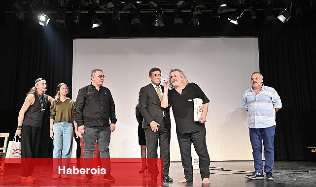 Manisa'da Dünya Tiyatrolar Günü Coşkusu - Haberois Manisa'da Dünya Tiyatrolar Günü Coşkusu