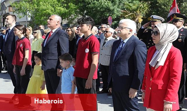 23 Nisan Ulusal Egemenlik ve Çocuk Bayramının 105.Yılı Burhaniye'de coşku ile kutlandı.