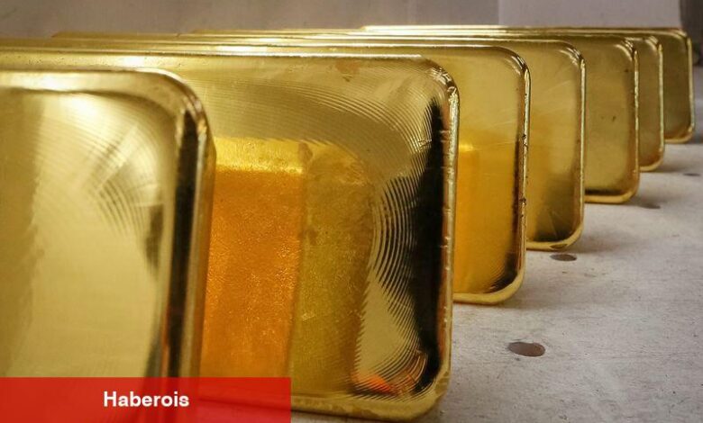 Altın fiyatları, tarife belirsizliği nedeniyle güvenli liman talebinin yüksek kalmasıyla istikrarlı seyrediyor - Haberois Altın fiyatları, tarife belirsizliği nedeniyle güvenli liman talebinin yüksek kalmasıyla istikrarlı seyrediyor