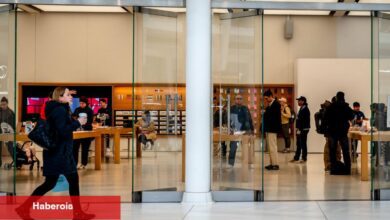 Apple yüzde 9 düşüyor ve bir teknoloji satışına liderlik ediyor