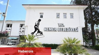 Atatürk'ün Kocatepe silüeti Kemer Belediye binasında