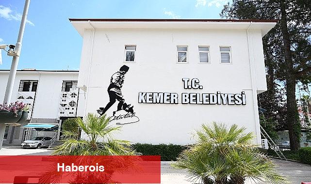 Atatürk'ün Kocatepe silüeti Kemer Belediye binasında