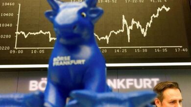 Avrupa piyasaları, yatırımcılar şirket karlarını ve ticaret tansiyonlarını değerlendirirken yükseldi