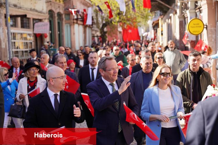 Ayvalık, Ata’sının izinde buluştu
